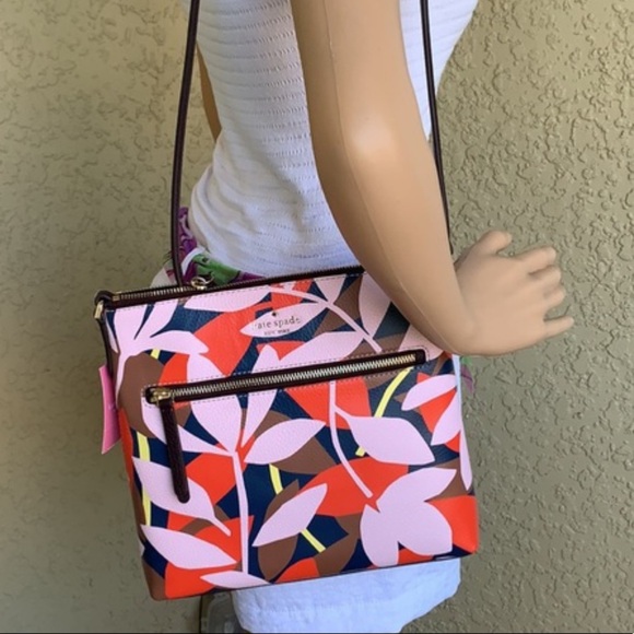 Kate Spade jackson tropical toss top zip crossbody - Picture 3 of 12